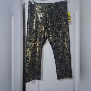 ZUMBA LOVE Metallic Capri Leggings